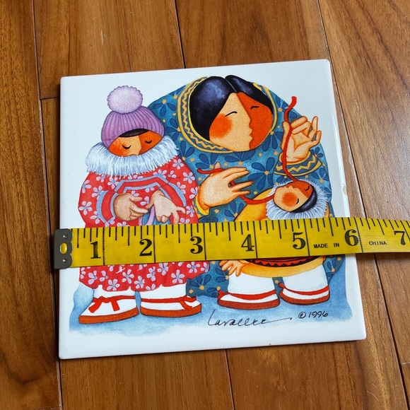 Rare Barbara LaVallee Signed 1996 Tile Trivet  Igloo Eskimos Mother Child Native - Picture 6 of 9